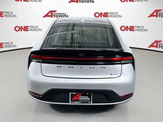 Certified 2025 Toyota Prius LE FWD image 7