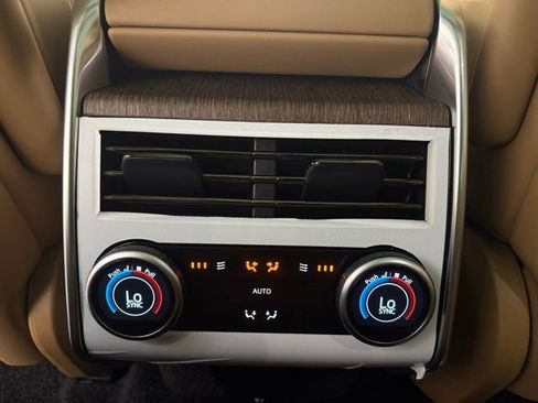 New 2025 Land Rover Range Rover Long Wheelbase SE image 23