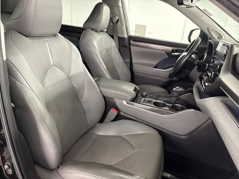 Used 2022 Toyota Highlander Limited AWD/4WD image 31