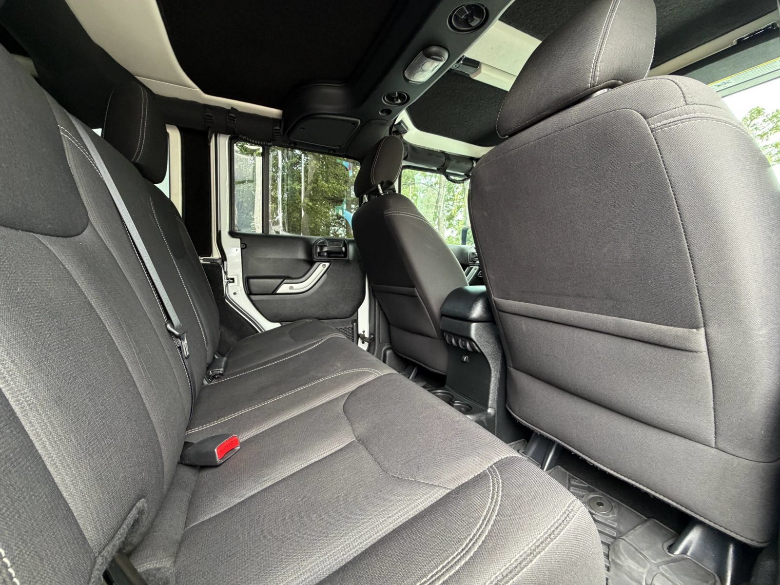 Used 2018 Jeep Wrangler Unlimited Sahara AWD/4WD image 20