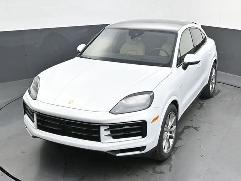 New 2026 Porsche Cayenne S image 40