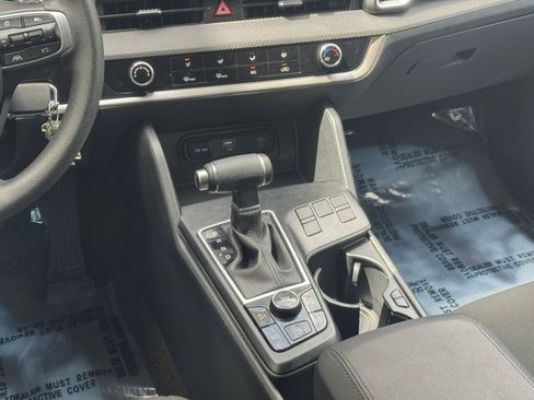 Used 2025 Kia Sportage LX FWD image 40