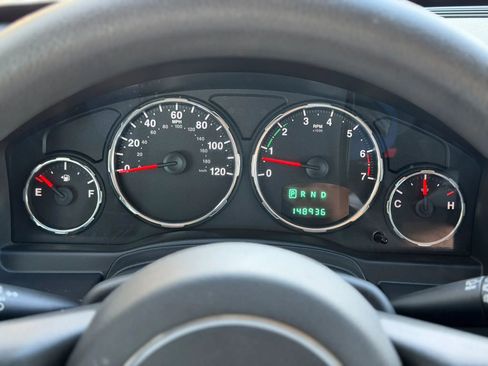 Used 2011 Jeep Liberty Sport AWD/4WD image 20