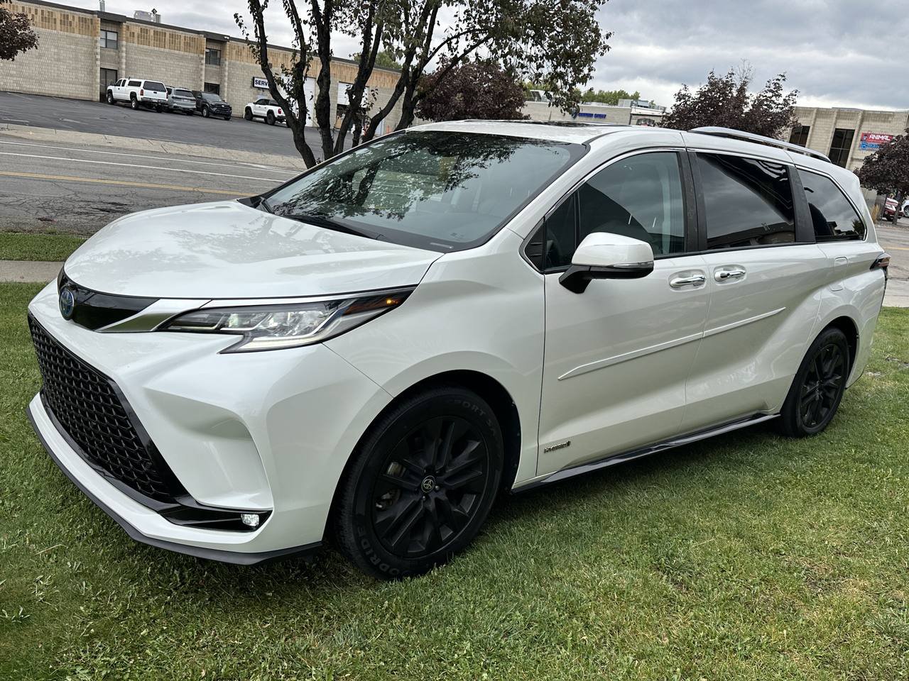 Used 2021 Toyota Sienna Limited AWD/4WD image 12