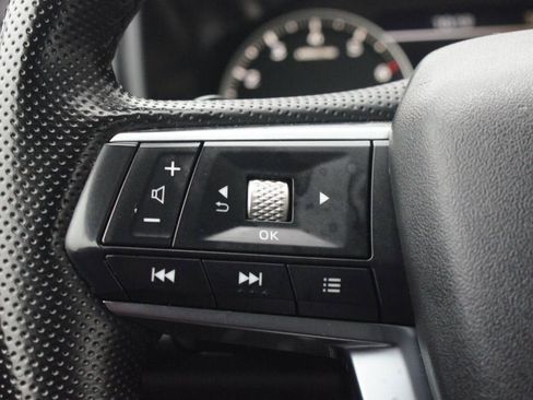 Used 2024 Mitsubishi Outlander SE image 10