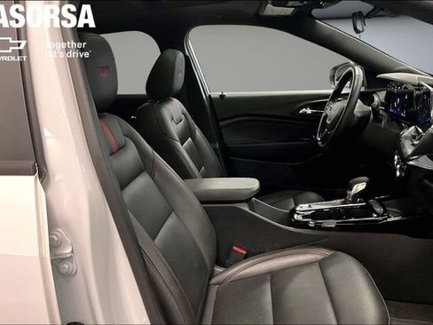 Certified 2025 Chevrolet Trax RS w/ Sunroof Package FWD image 7
