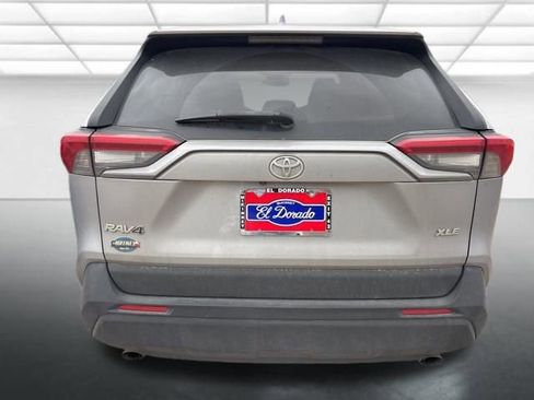 Used 2020 Toyota RAV4 XLE Premium image 5