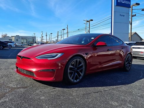 Used 2021 Tesla Model S Plaid image 3