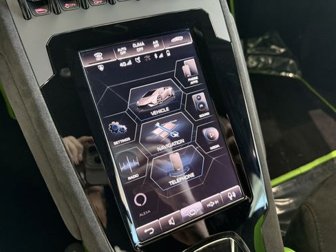 Used 2023 Lamborghini Huracan Tecnica image 26