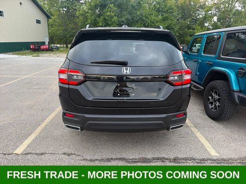Used 2025 Honda Pilot Black Edition image 4