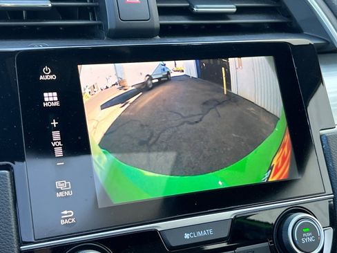 Used 2018 Honda Civic Touring image 18