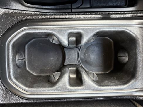 Used 2021 Jeep Wrangler Sport S image 23