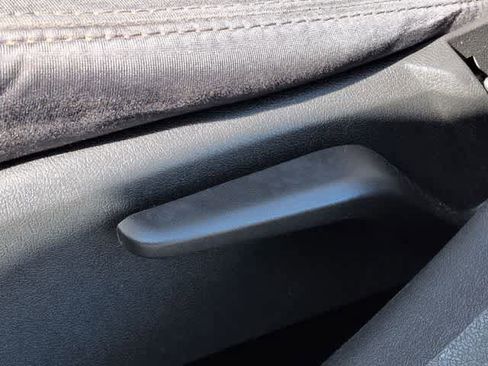 Used 2010 Dodge Caliber SXT FWD image 17