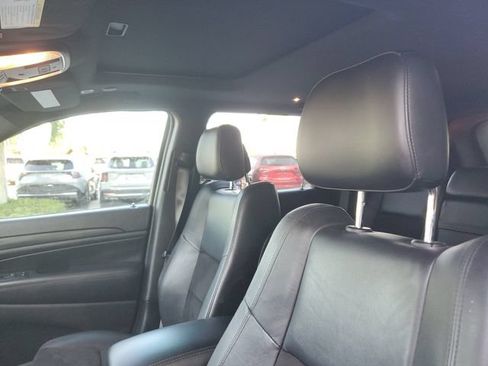 Used 2019 Jeep Grand Cherokee Altitude RWD image 16