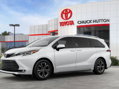 Used 2025 Toyota Sienna Platinum AWD/4WD image 18