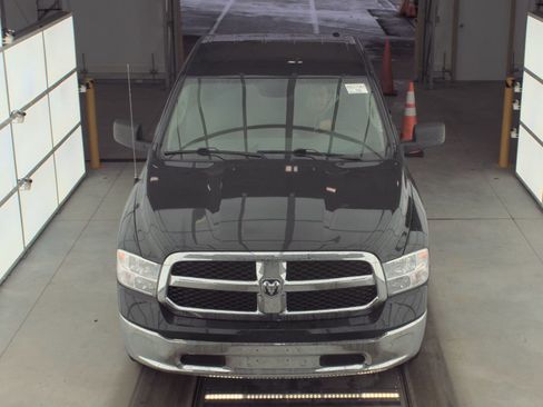 Used 2020 RAM 1500 Classic SLT image 2