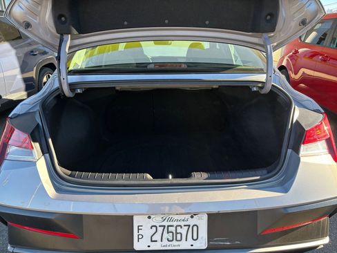 Used 2025 Hyundai Elantra SEL image 27