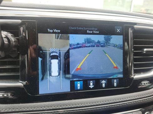 Used 2017 Chrysler Pacifica Limited w/ UConnect Theater Package FWD image 19