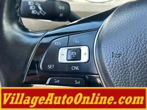Used 2018 Volkswagen Tiguan SEL AWD/4WD image 31