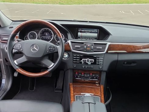 Used 2013 Mercedes-Benz E 350 4MATIC Sedan image 7