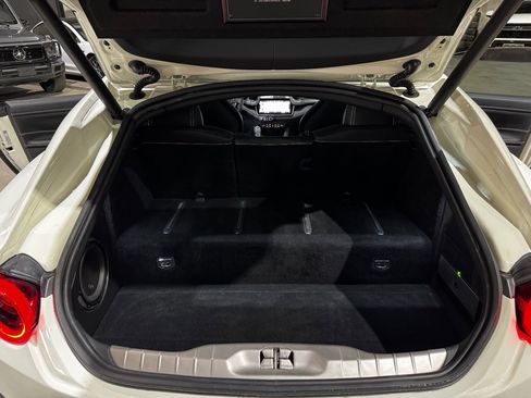 Used 2019 Ferrari GTC4Lusso T image 18