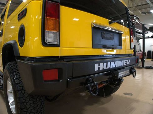 Used 2003 HUMMER H2 w/ Preferred Equipment Group image 21
