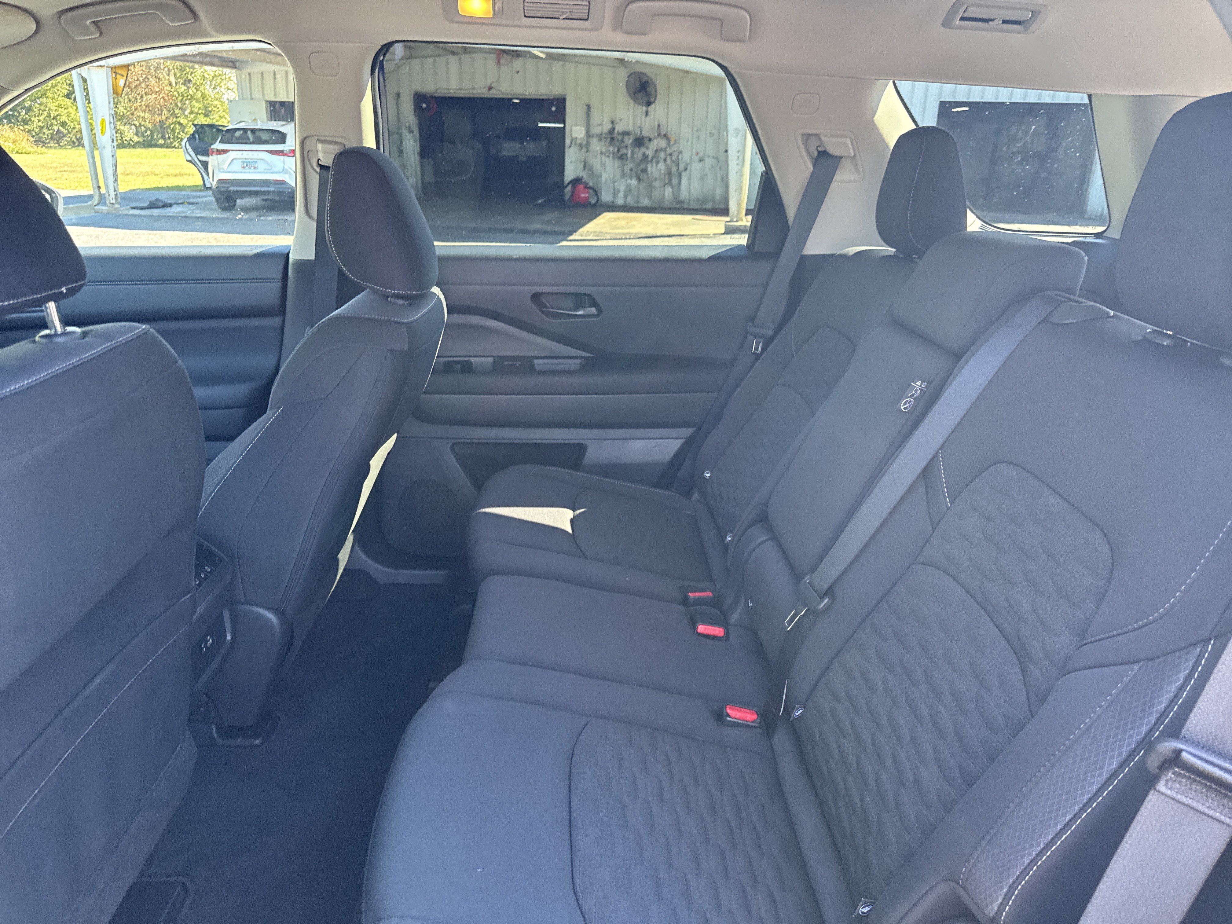 Used 2025 Nissan Pathfinder SV AWD/4WD image 23