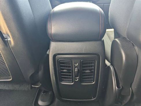 Used 2025 Dodge Durango GT AWD/4WD image 17