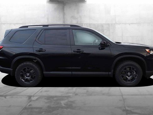 New 2025 Honda Pilot TrailSport image 5