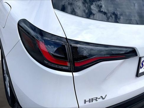Certified 2025 Honda HR-V LX image 22