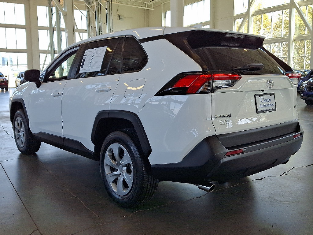 Used 2023 Toyota RAV4 LE FWD image 7