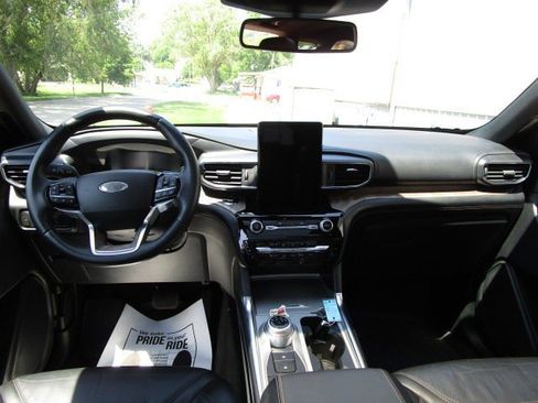 Used 2022 Ford Explorer Platinum w/ Equipment Group 601A AWD/4WD image 13