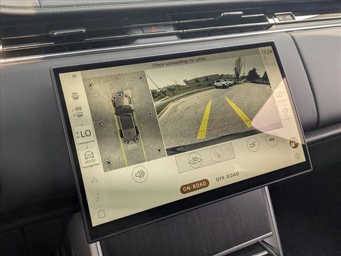 New 2025 Land Rover Range Rover Long Wheelbase SE image 13