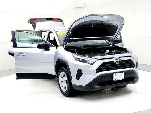 Used 2024 Toyota RAV4 LE image 9