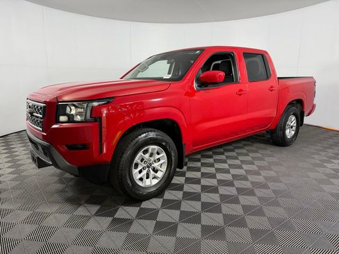 Used 2024 Nissan Frontier SV RWD image 3
