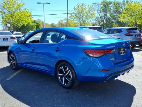 Used 2025 Nissan Sentra SV FWD image 9