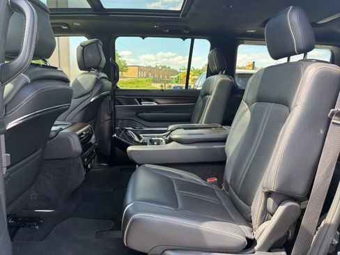 Used 2023 Jeep Grand Wagoneer Series II AWD/4WD image 28