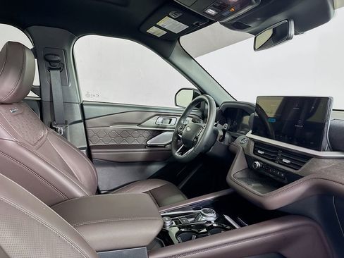 Used 2025 Ford Explorer Platinum w/ Ultimate Package image 37