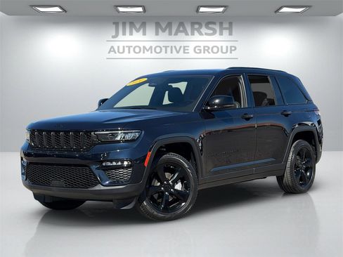 Certified 2024 Jeep Grand Cherokee Limited w/ Black Appearance Package image 2