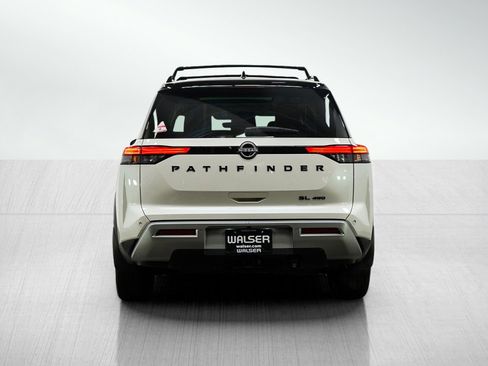 Used 2024 Nissan Pathfinder SL w/ SL Premium Package AWD/4WD image 4