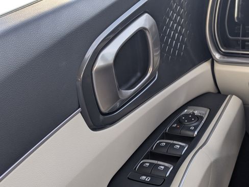 Certified 2025 Kia Sorento S w/ Panoramic Sunroof Package image 42