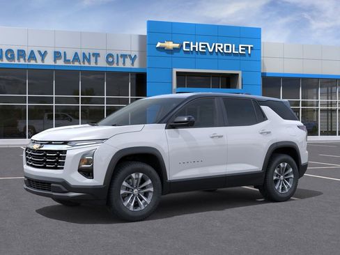 New 2026 Chevrolet Equinox LT FWD image 2