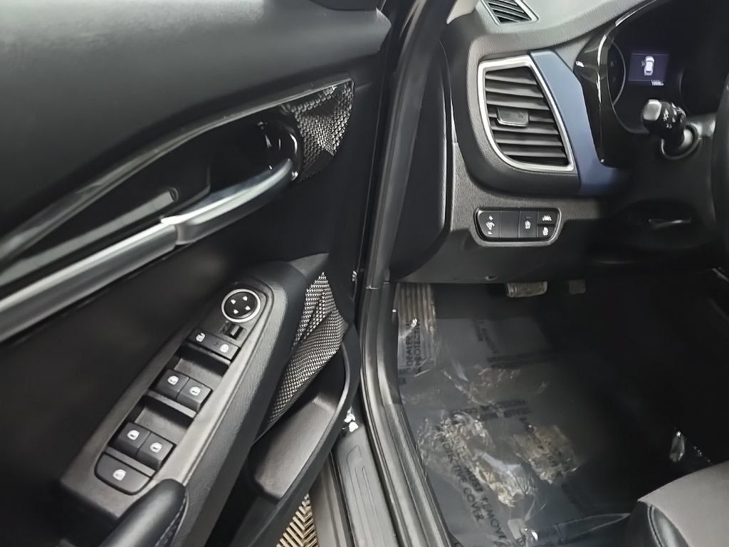 Used 2023 Kia Seltos S w/ Navigation Package AWD/4WD image 28