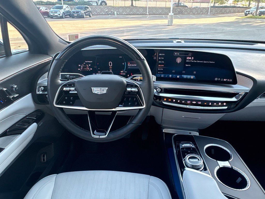 Used 2024 Cadillac Lyriq Luxury AWD/4WD image 13