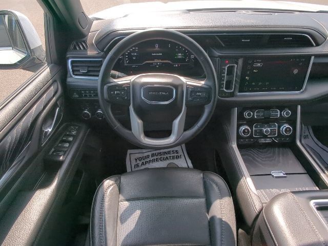 Used 2023 GMC Yukon Denali AWD/4WD image 6