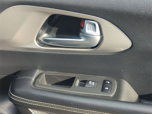 Certified 2022 Chrysler Pacifica Limited w/ Uconnect Theater Family Group image 29