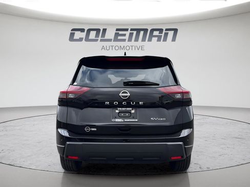 Used 2024 Nissan Rogue SV image 4