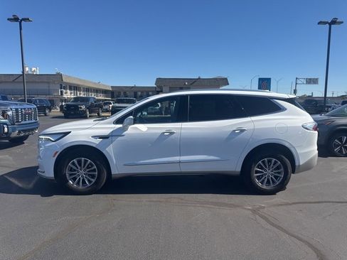 Used 2024 Buick Enclave Premium image 8