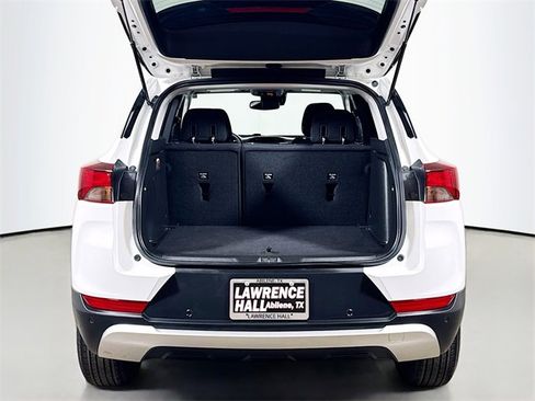 Used 2023 Chevrolet TrailBlazer LT w/ Convenience Package image 23