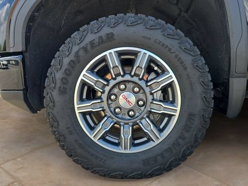 Used 2024 GMC Sierra 1500 AT4 w/ AT4 Preferred Package AWD/4WD image 14